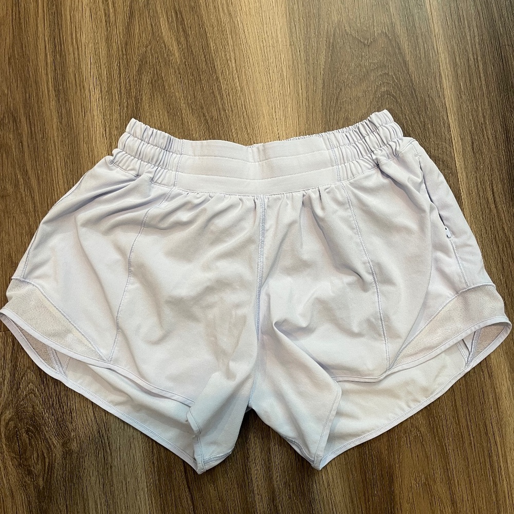 Lululemon light purple hotty hot shorts 2.5” high rise